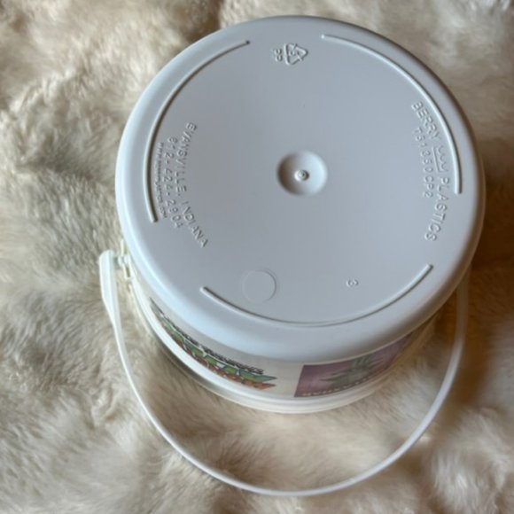 Dreamworks Monsters Versus Aliens 2009 Popcorn Bucket - Picture 7 of 11